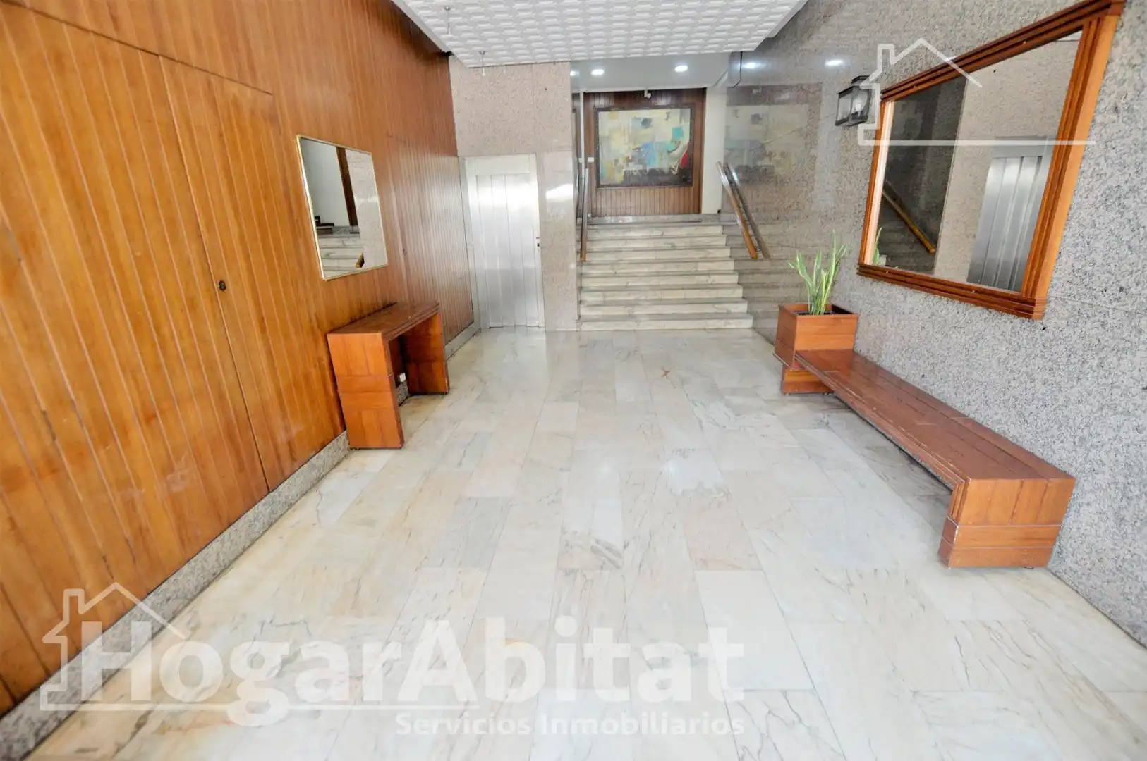 Piso en venta en Valencia con Balcón