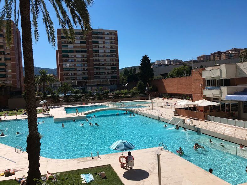 Swimming pool of Flat for sale in  Barcelona Capital  with Air Conditioner, Heating and Furnished