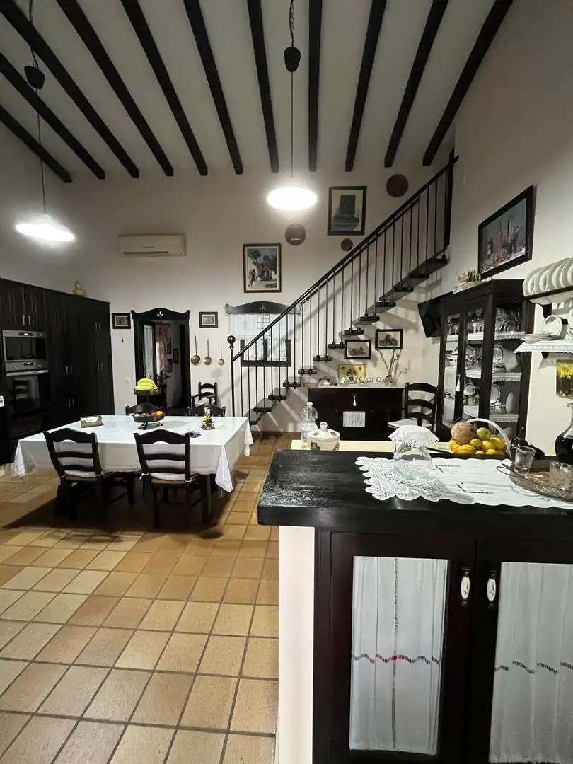 Menjador de Casa o xalet en venda en Chiclana de la Frontera amb Jardí privat, Moblat i Piscina comunitària