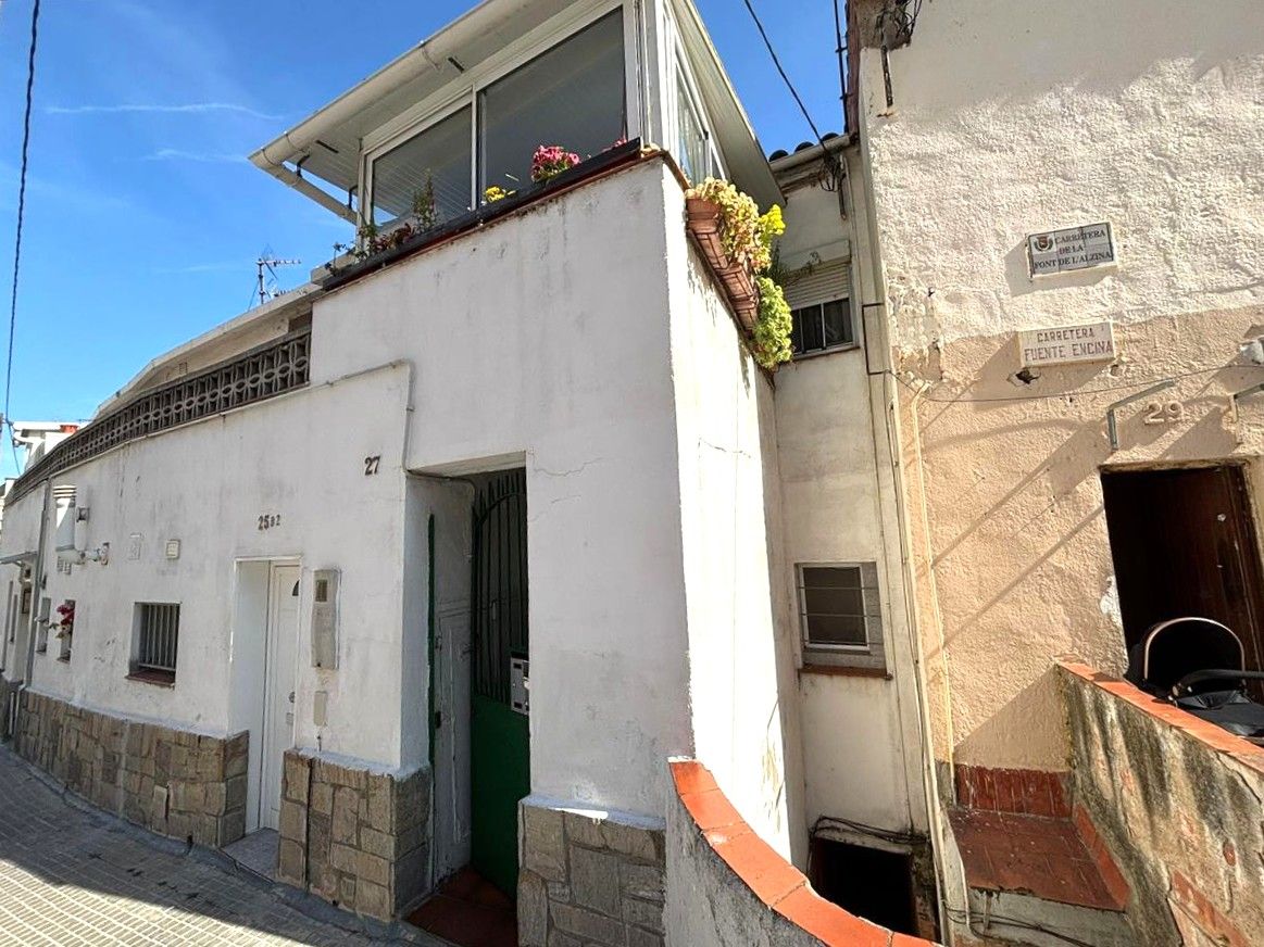 Exterior view of Flat for sale in Santa Coloma de Gramenet