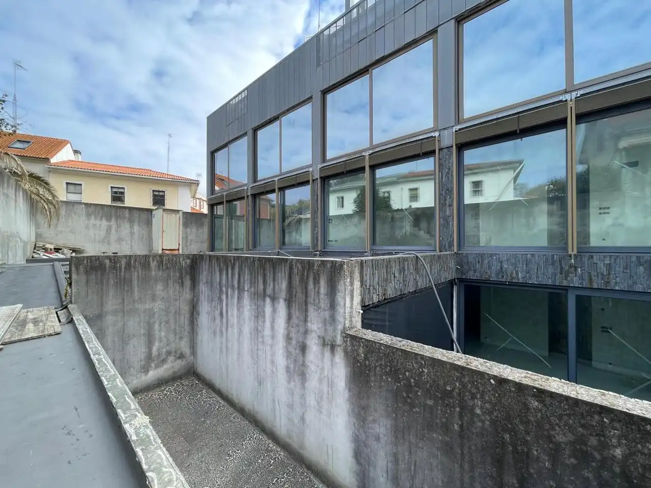 Vista exterior de Casa o xalet en venda en A Coruña Capital  amb Calefacció, Jardí privat i Terrassa