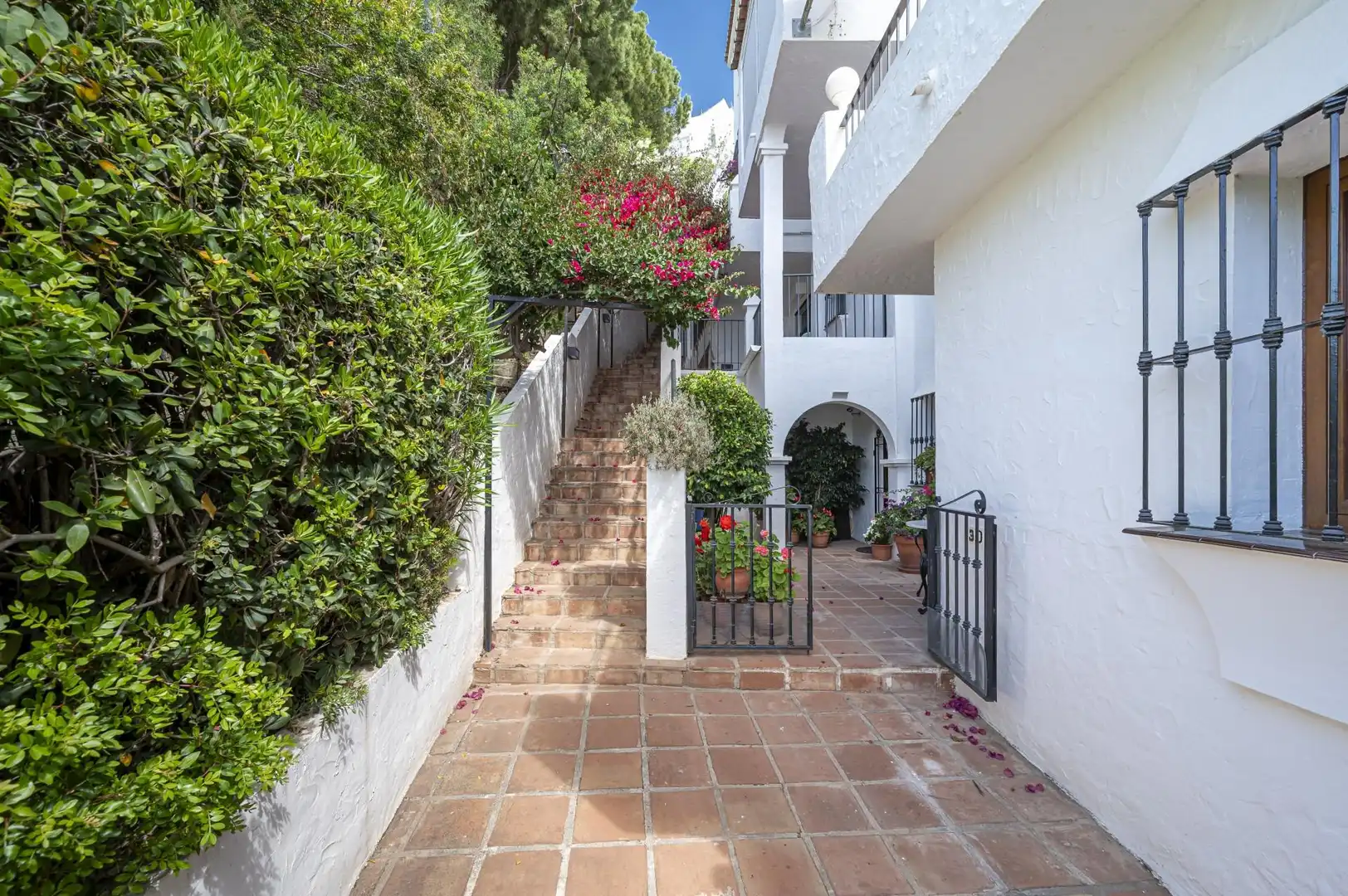 Apartament amb piscina en venda a Benahavís pueblo, imagen 12