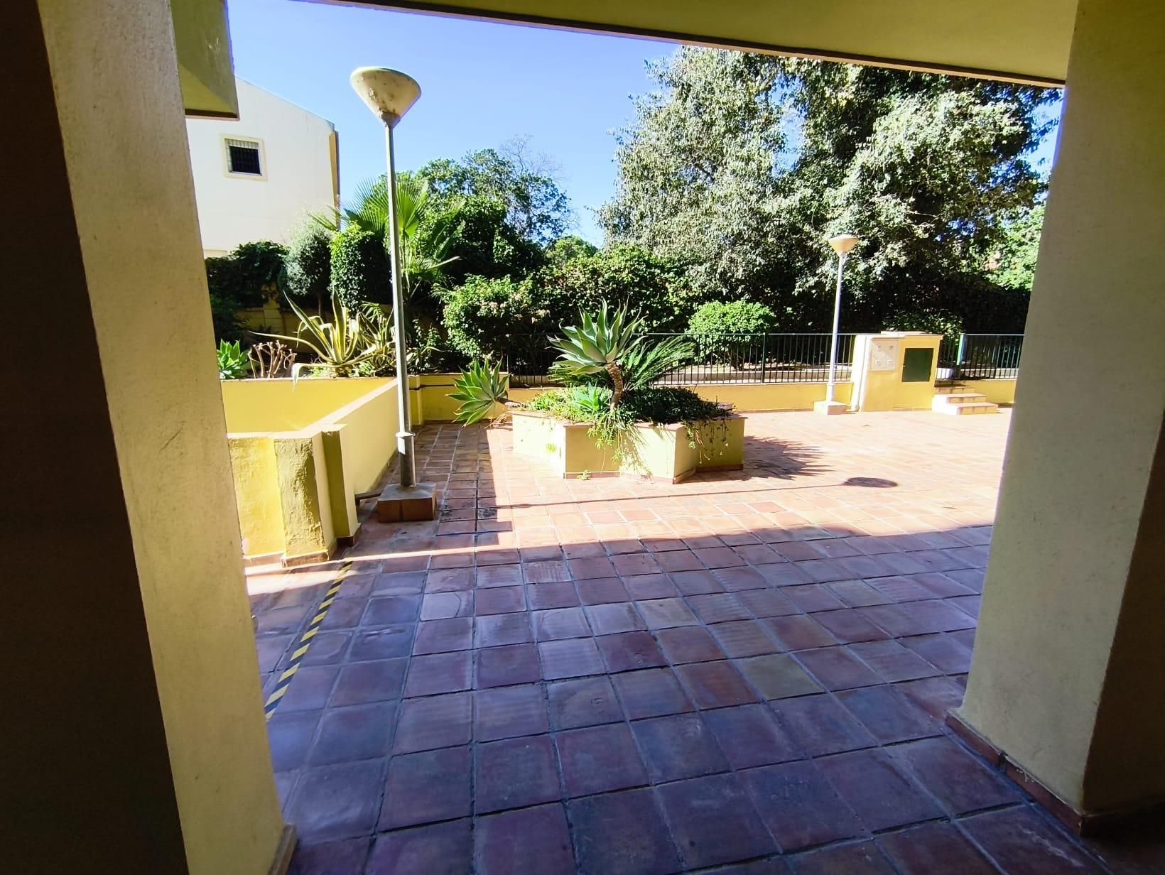 Terrassa de Planta baixa de lloguer en Rincón de la Victoria amb Aire condicionat, Jardí privat i Piscina comunitària