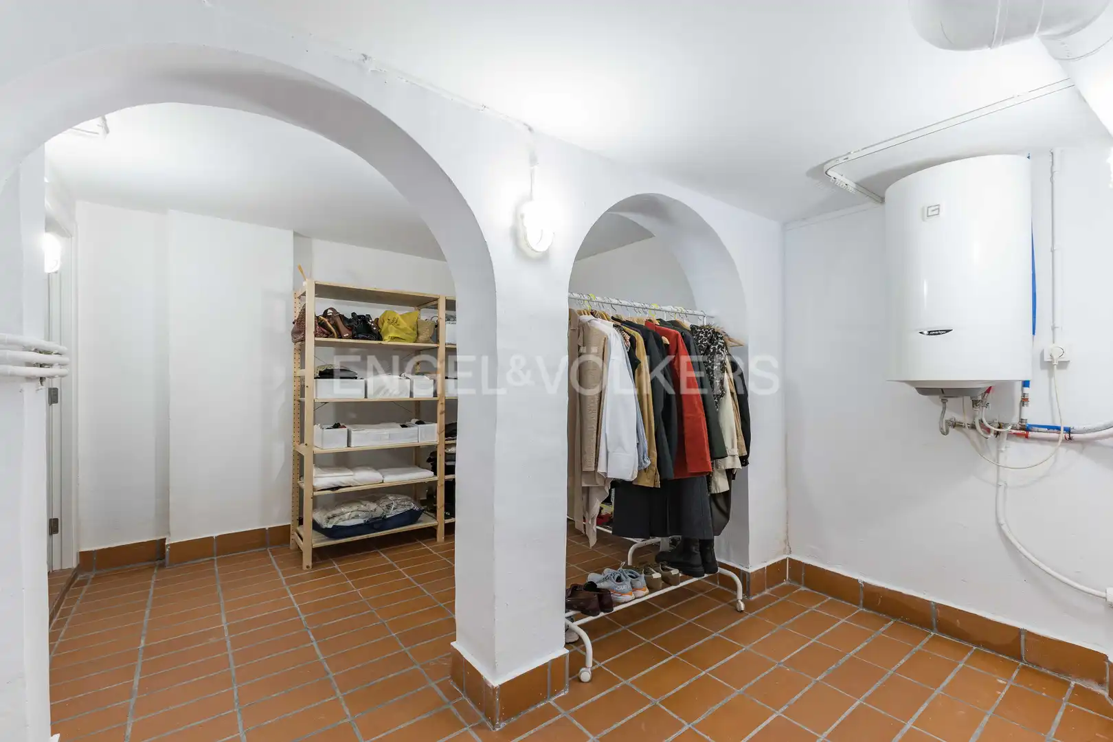 Wohnung zum Verkauf in Barcelona mit Klimaanlage, Heizung und Abstellraum
