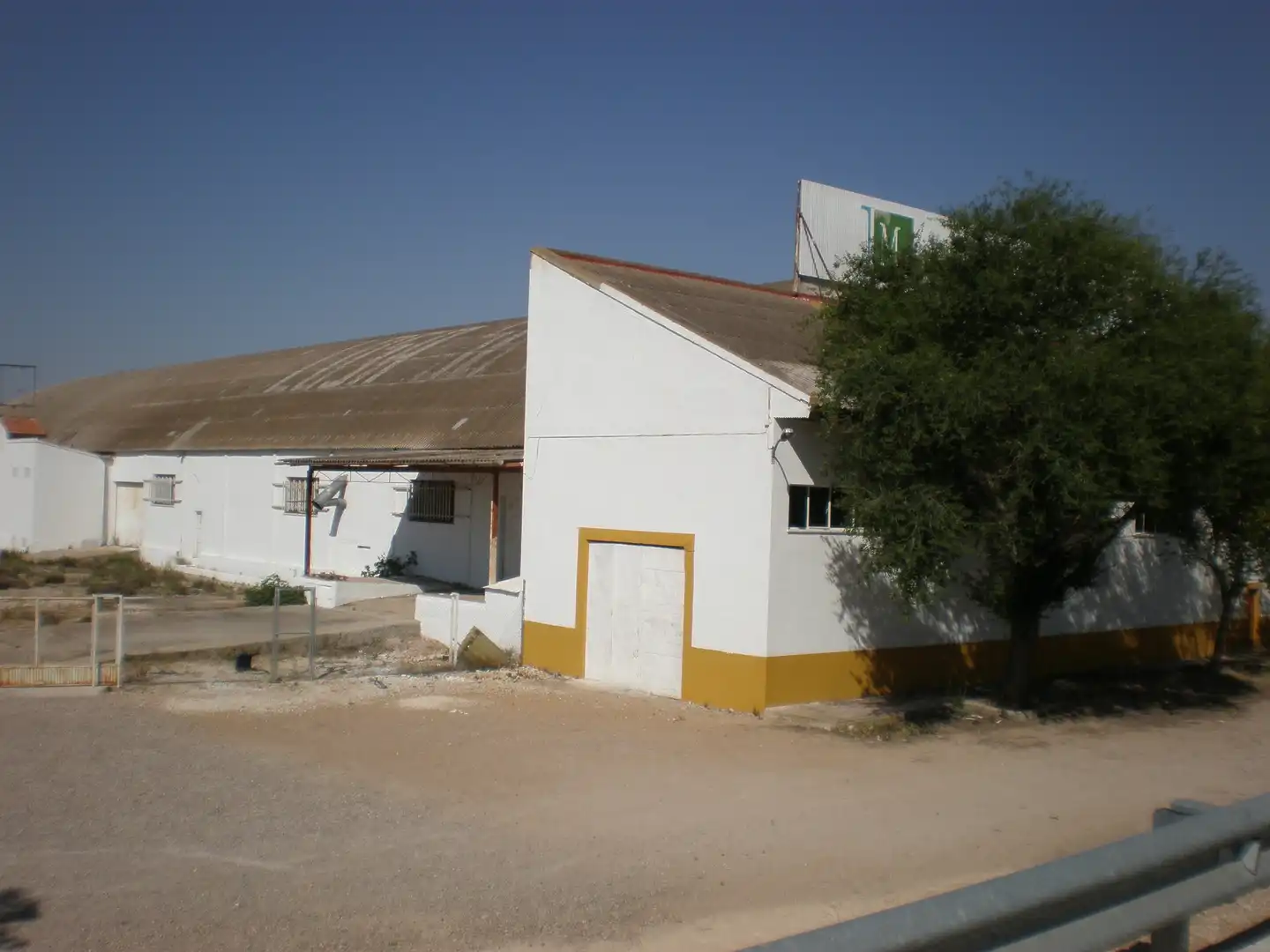 Exterior view of Industrial buildings for sale in La Gineta