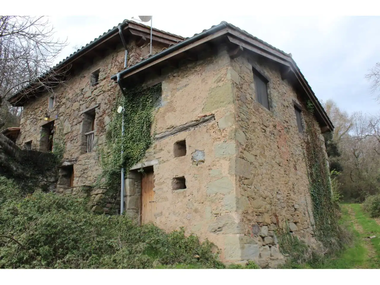 Vista exterior de Finca rústica en venda en Riudaura amb Calefacció