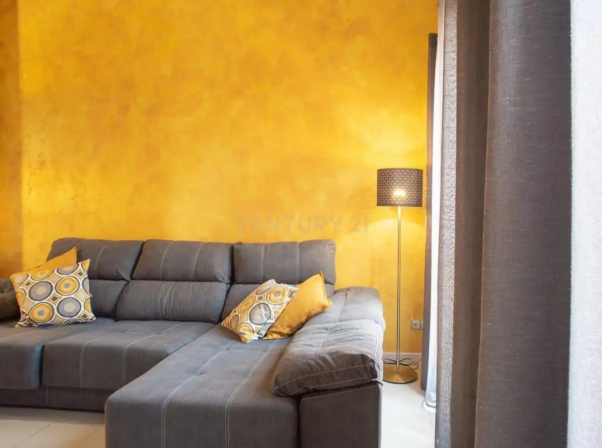 Wohnzimmer von Gebäude zum Verkauf in Figueres