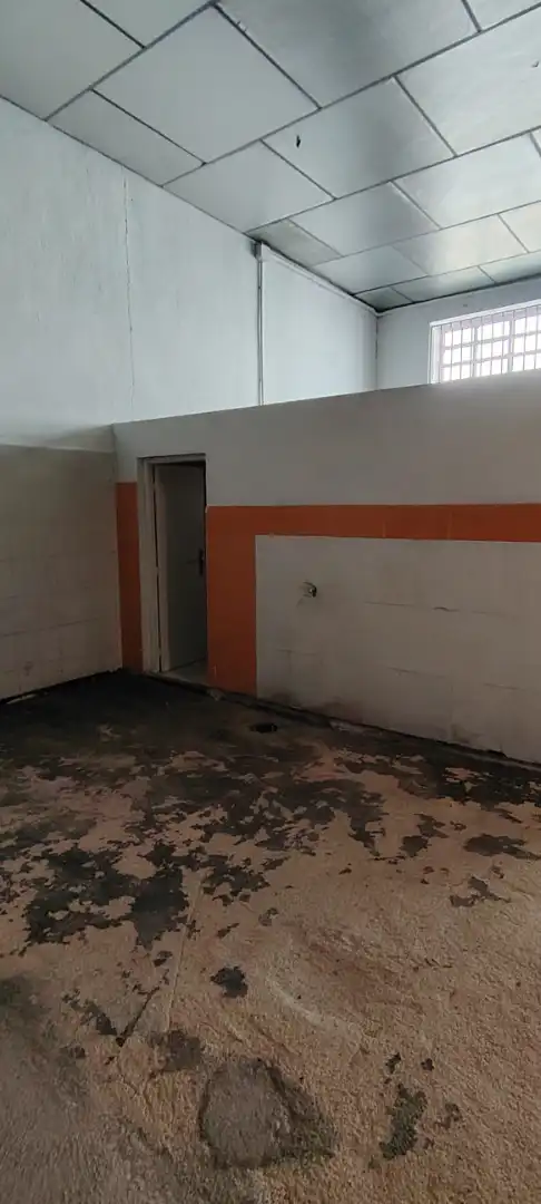 Fabrikhallen zur Miete in Villares de la Reina