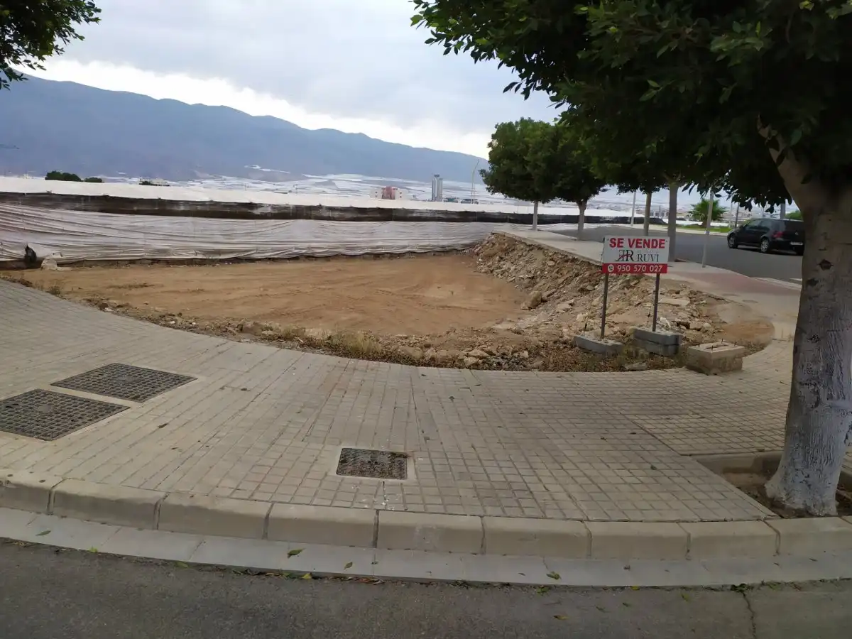 Terrenos y solares en venta en El Ejido Ciudad