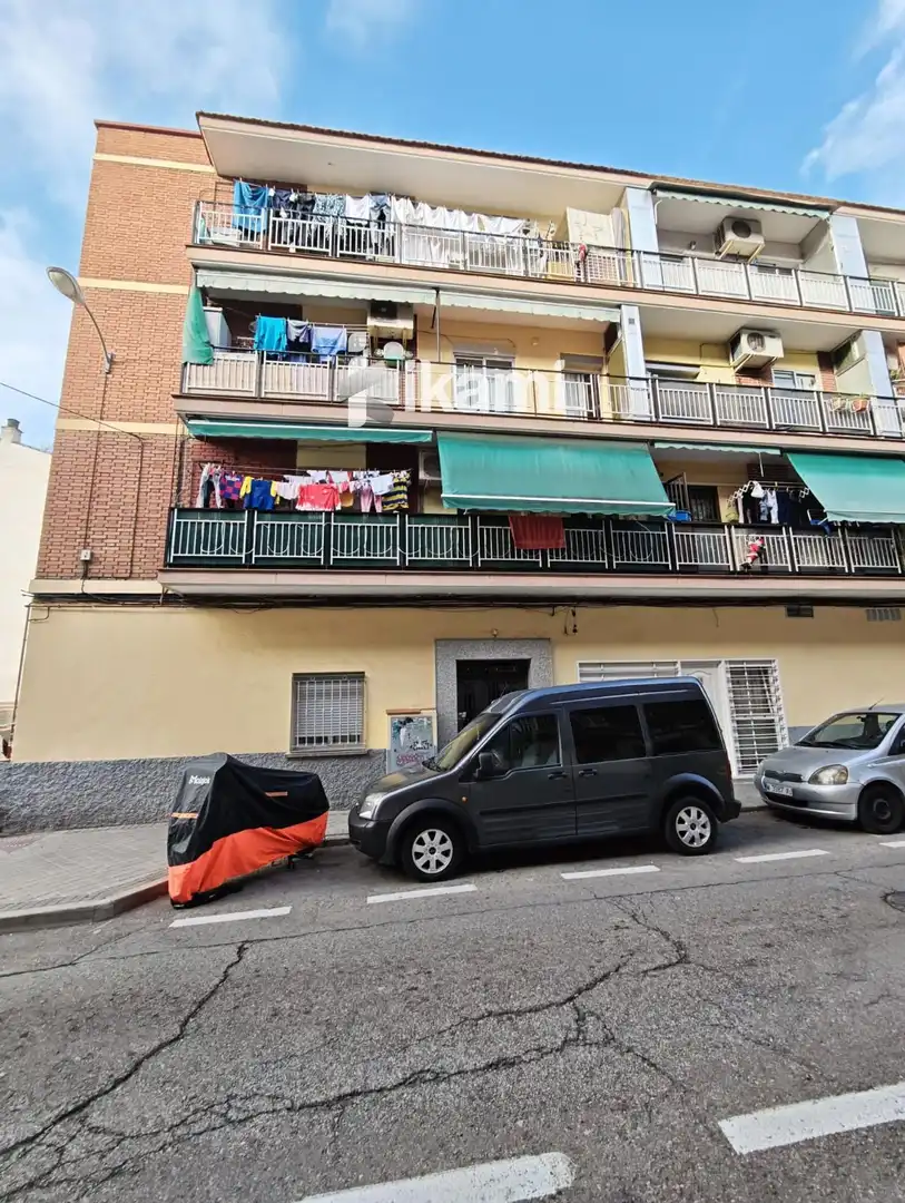 Exterior view of Flat for sale in Madrid  with Heating, Terrace and Alarm