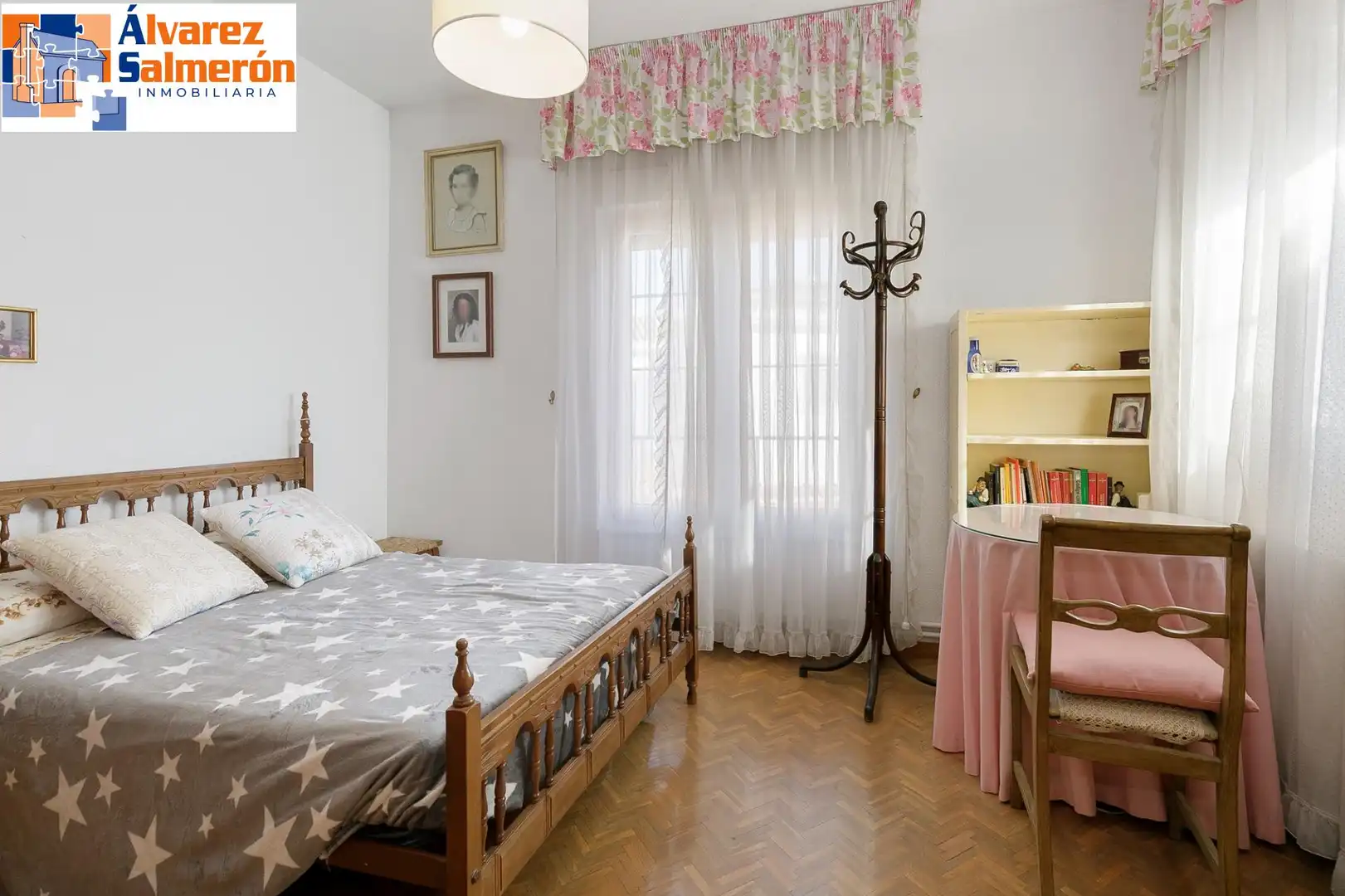 Dormitori de Casa o xalet en venda en Granada