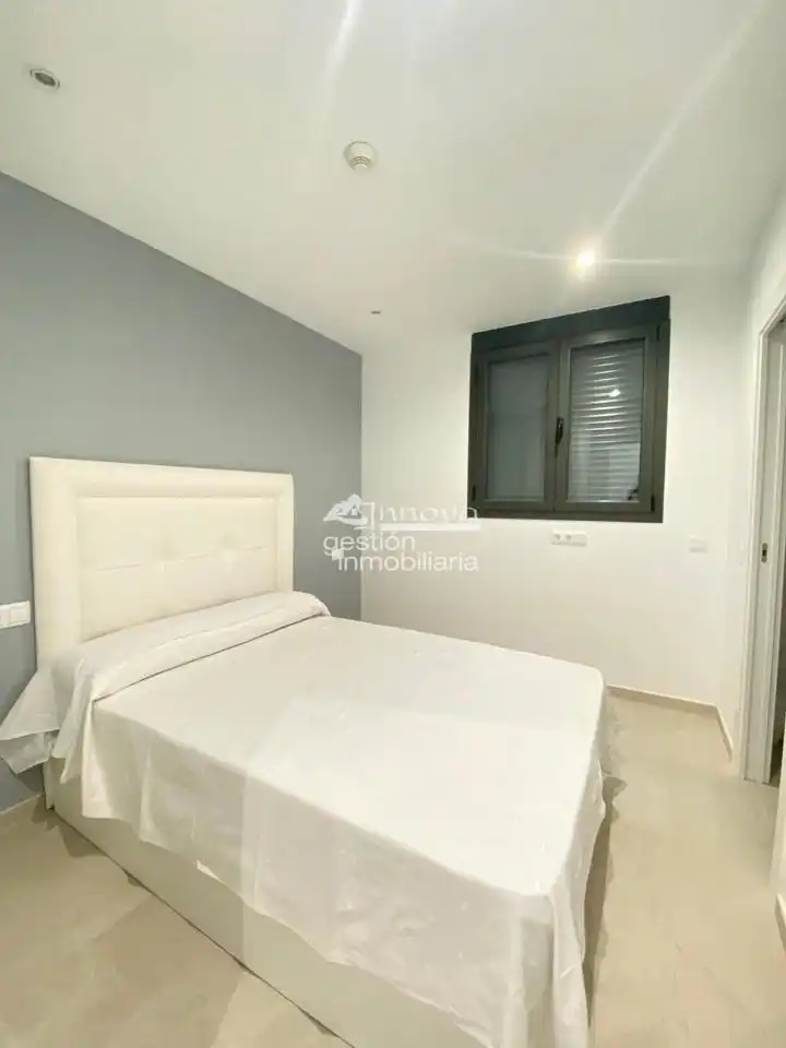 Dormitori de Casa o xalet de lloguer en Segovia amb Calefacció, Terrassa i Moblat