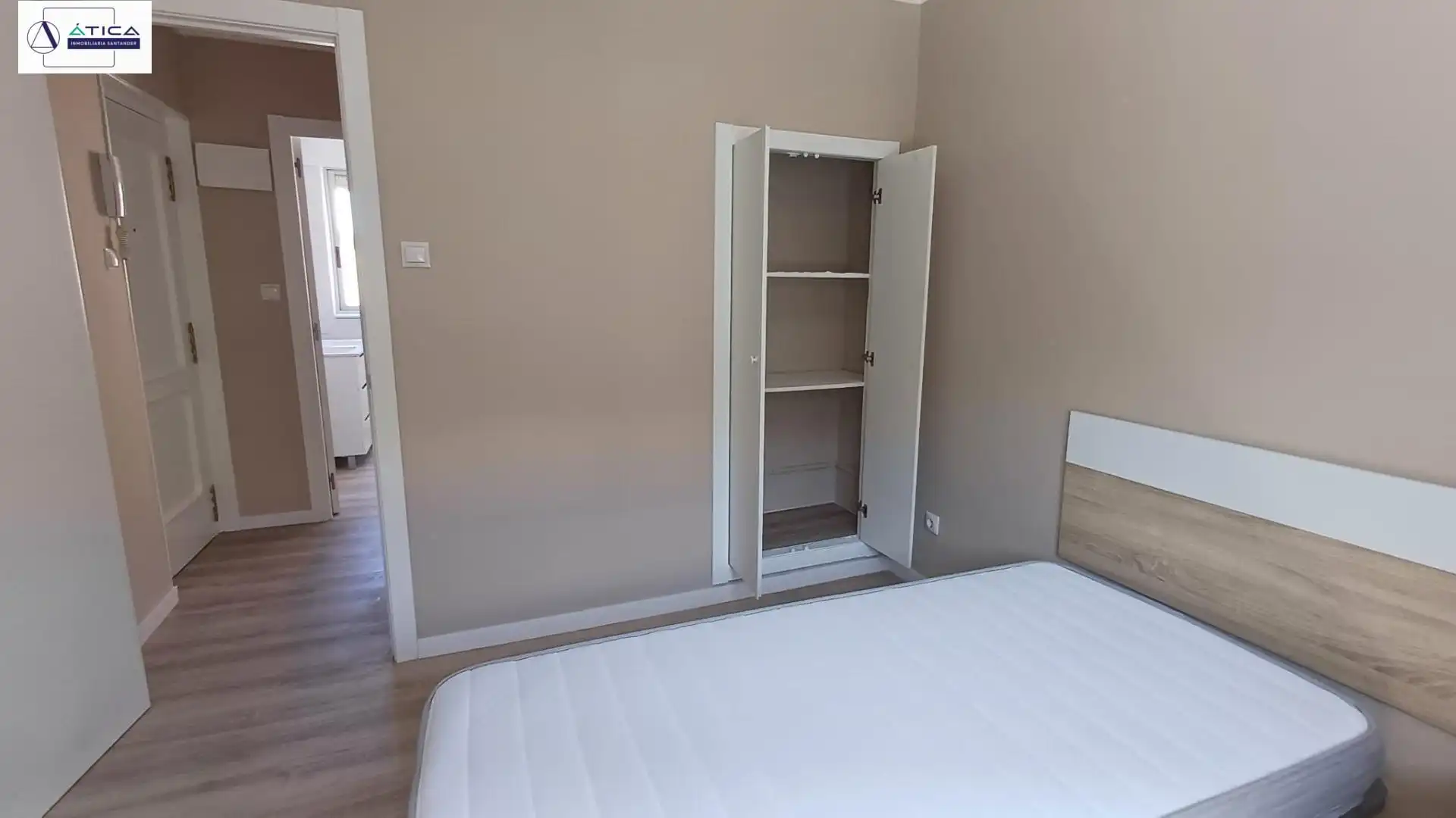Bedroom of Flat for sale in Santander  with Heating