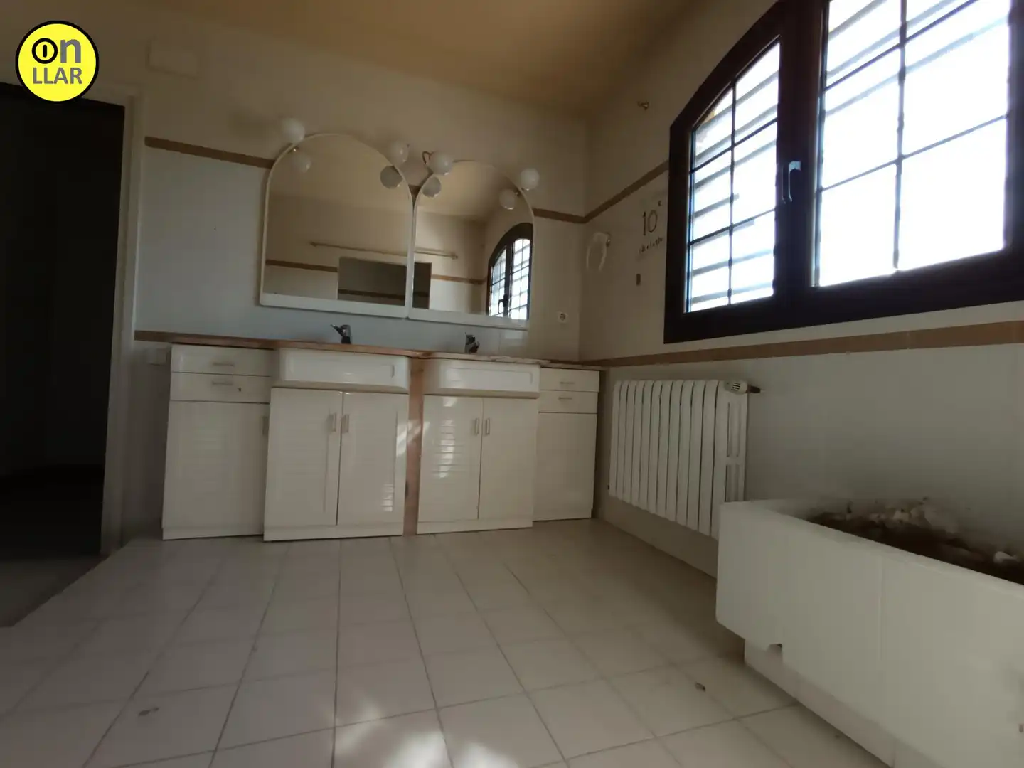 Badezimmer von Haus oder Chalet zum Verkauf in Sant Fost de Campsentelles mit Privatgarten, Terrasse und Abstellraum