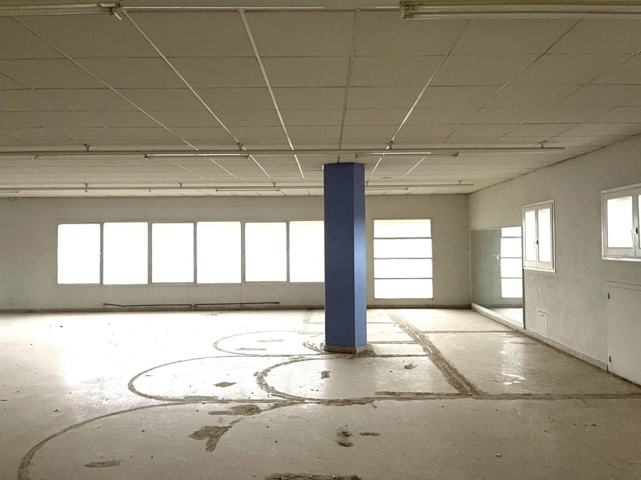 Oficina de alquiler en Roda de Ter