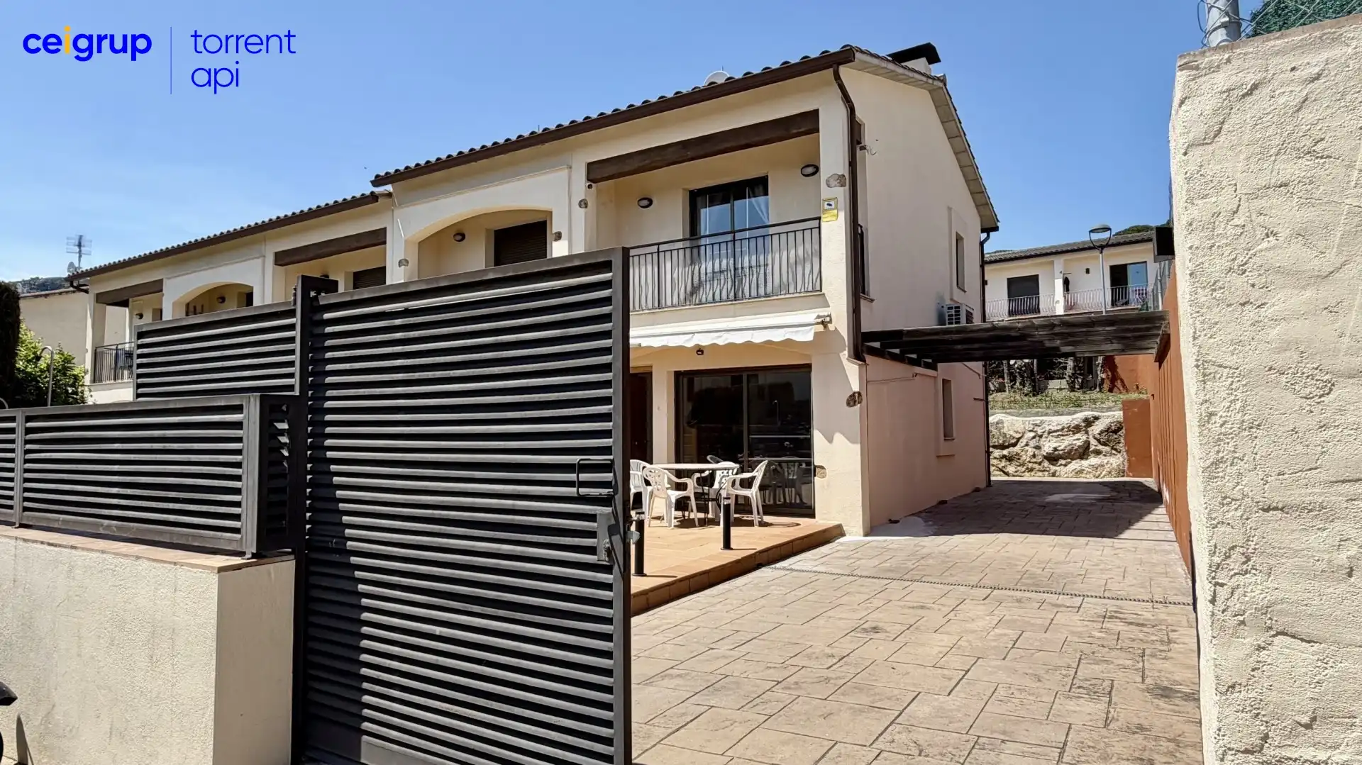 Vista exterior de Casa adosada en venta en L'Estartit con Terraza, Piscina y Amueblado