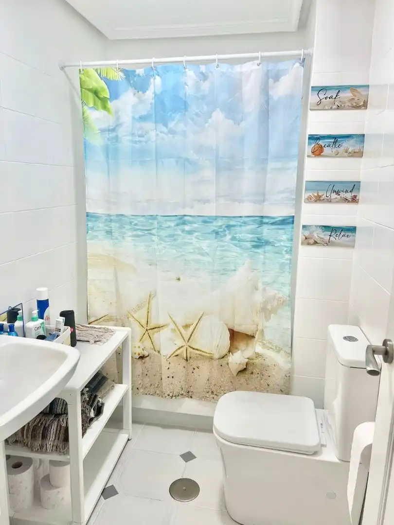 Bany de Apartament de lloguer en La Manga del Mar Menor amb Calefacció, Terrassa i Moblat