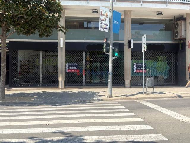 Local comercial en Alquiler en Vallparadís - Antic Poble de Sant Pere