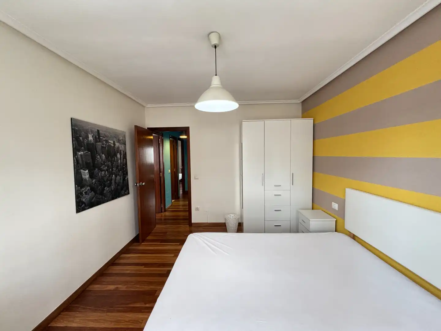 Schlafzimmer von Wohnung zur Miete in Santiago de Compostela  mit Heizung und Möbliert