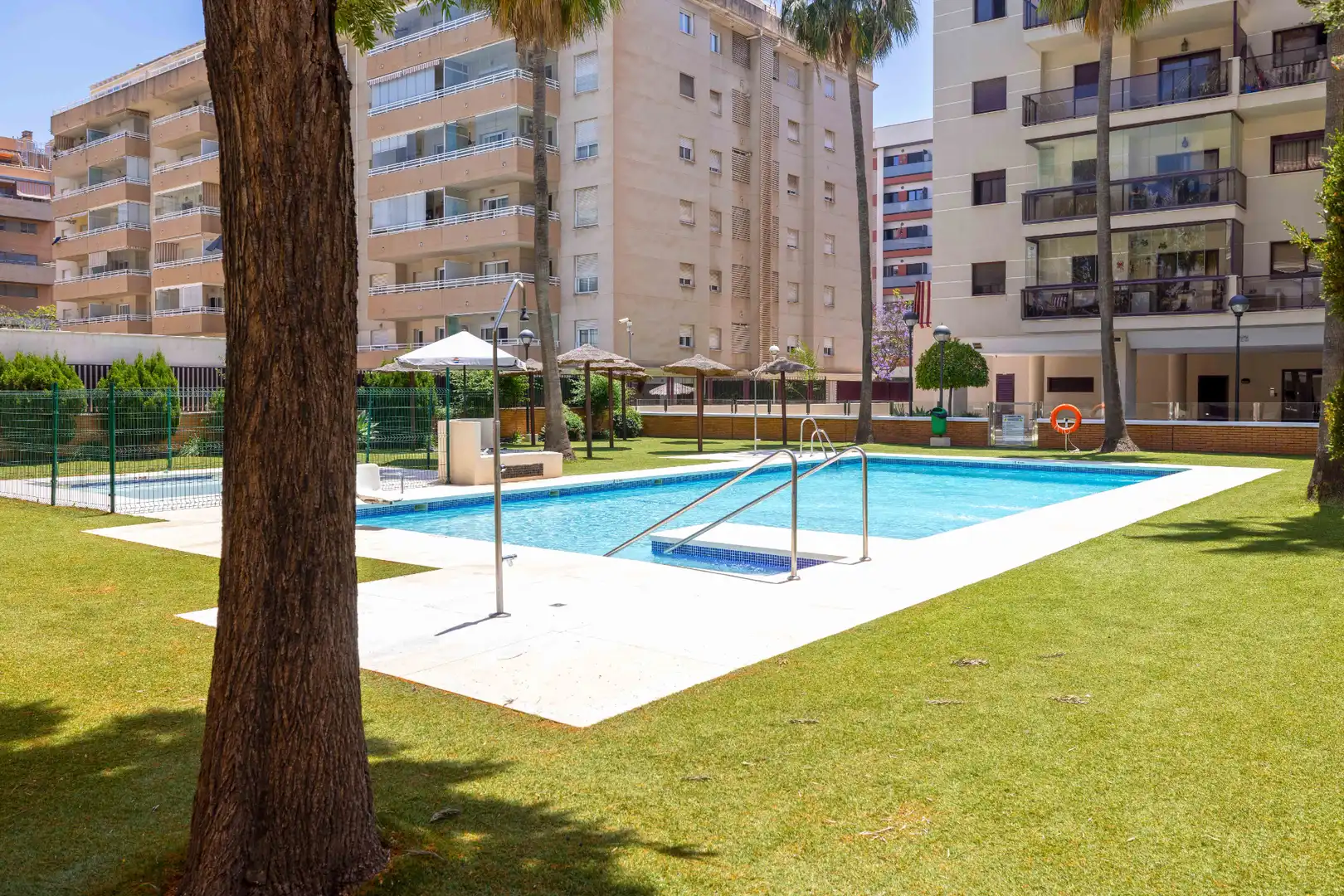 Swimming pool of Flat for sale in Málaga  with Air Conditioner, Heating and Terrace
