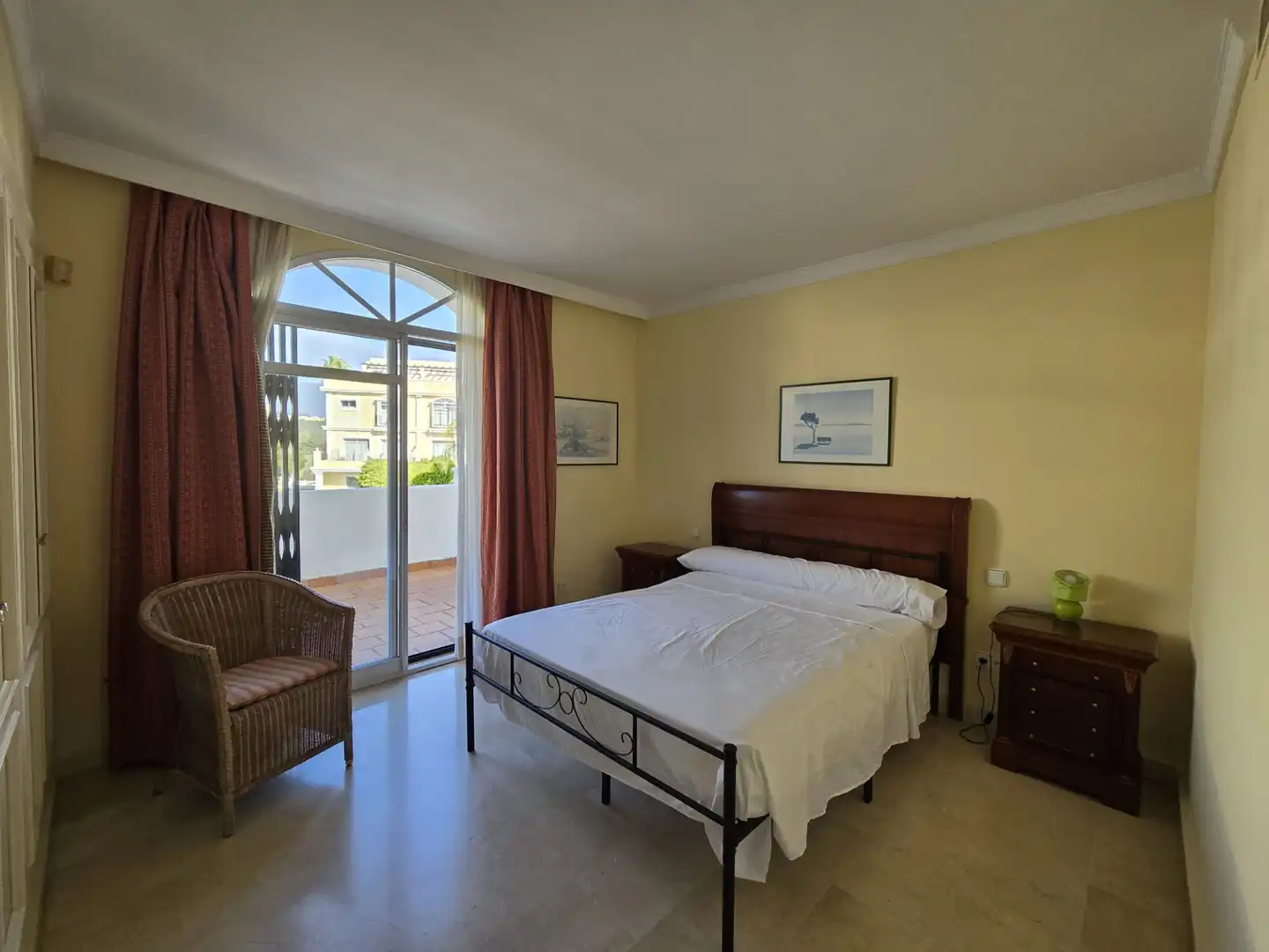 Schlafzimmer von Einfamilien-Reihenhaus zur Miete in Marbella mit Möbliert