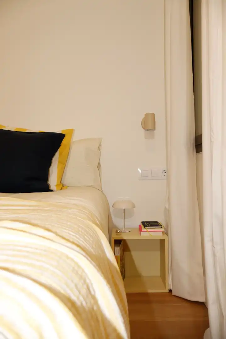 Dormitori de Apartament en venda en Madrid amb Aire condicionat, Calefacció i Moblat