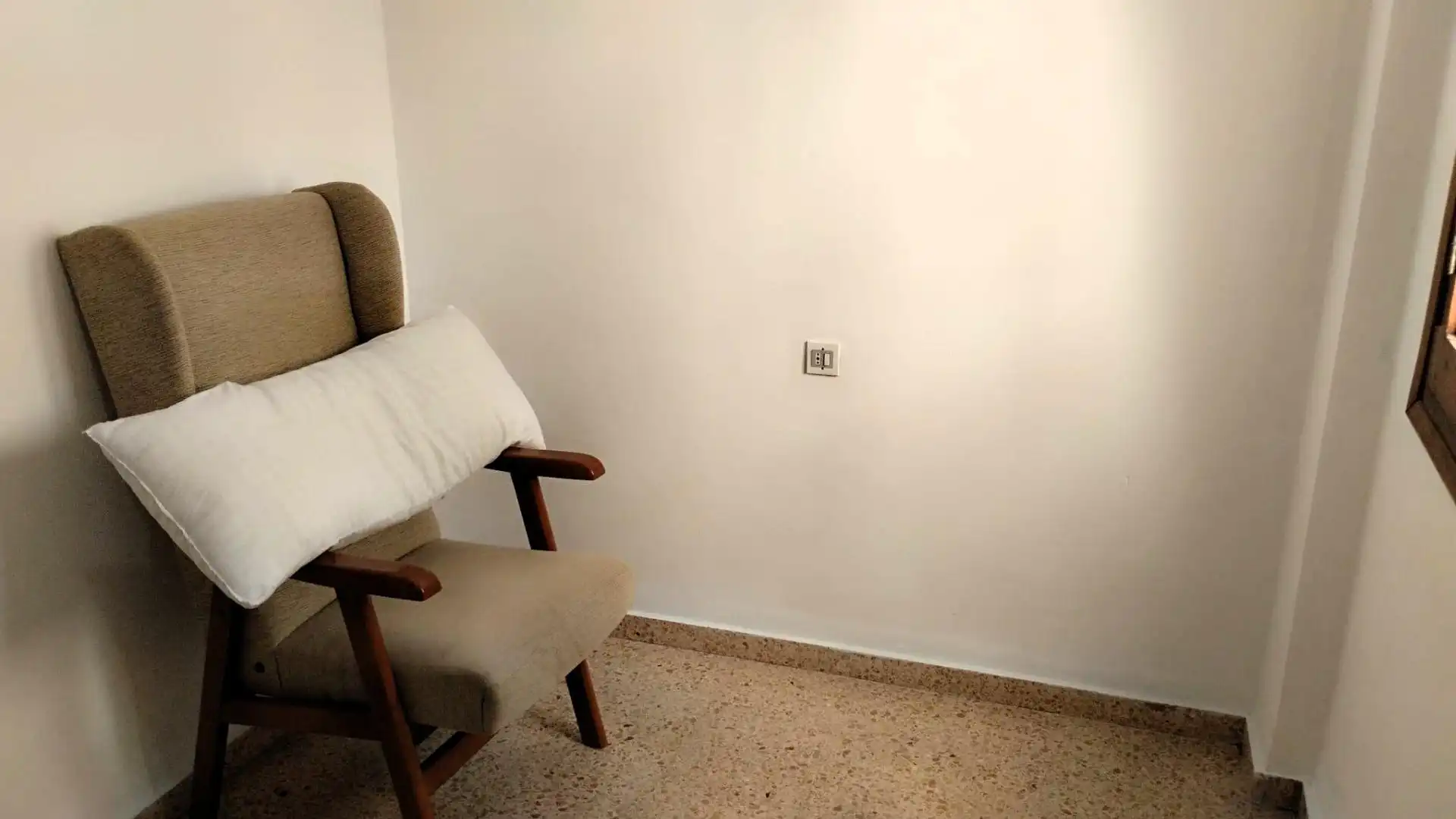 Flat for sale in Valencia  with Air Conditioner and Balcony