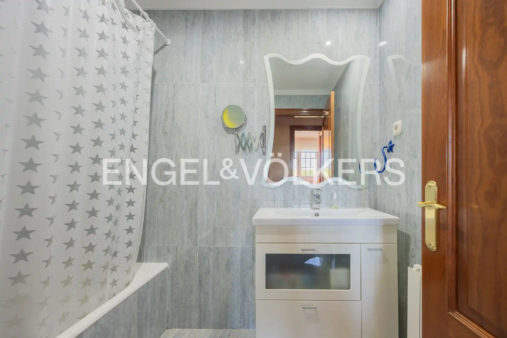 Badezimmer von Wohnung zum Verkauf in Berango mit Heizung und Terrasse