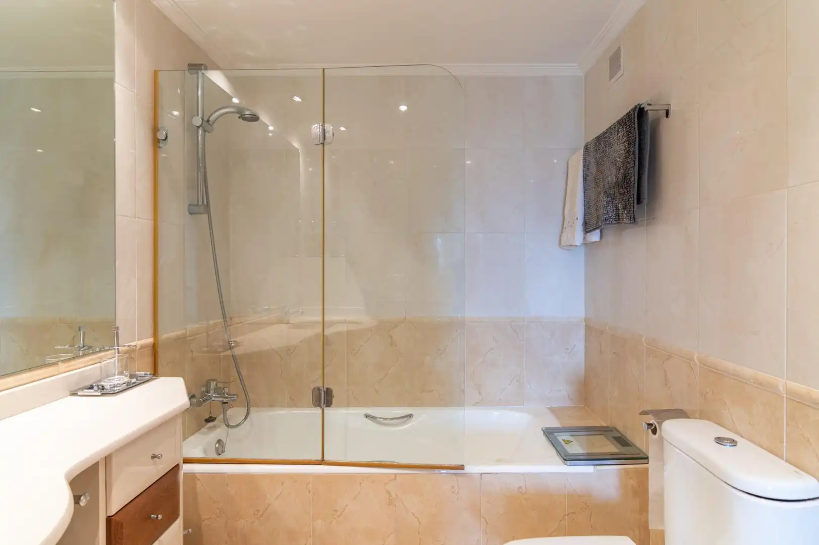 Baño de Piso en venta en  Pamplona / Iruña con Calefacción, Parquet y Trastero
