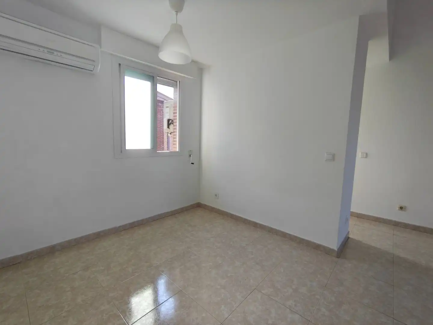 Habitación de Estudio en venta en Sevilla la Nueva con Aire acondicionado, Calefacción y Terraza
