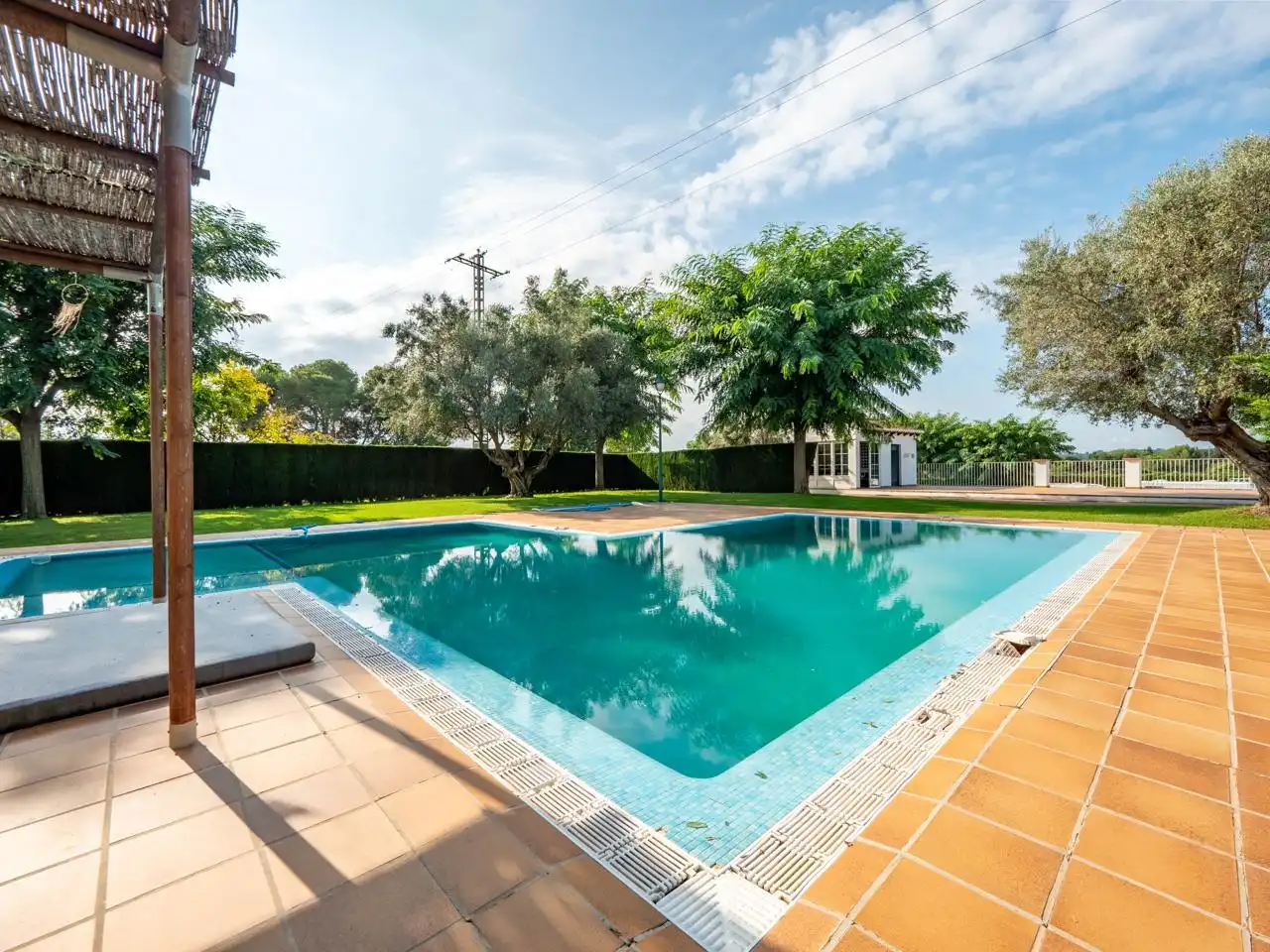 Piscina de Finca rústica en venta en Bétera con Aire acondicionado, Calefacción y Jardín privado