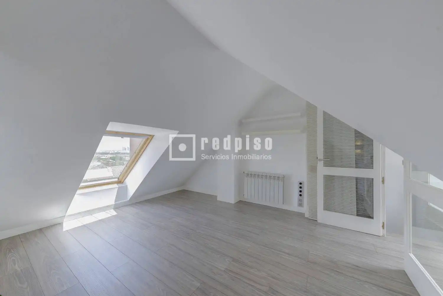 Habitación de Ático en venta en Pozuelo de Alarcón con Calefacción, Jardín privado y Terraza