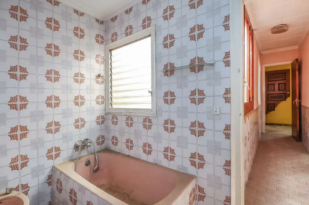 Badezimmer von Gebäude zum Verkauf in Sabadell