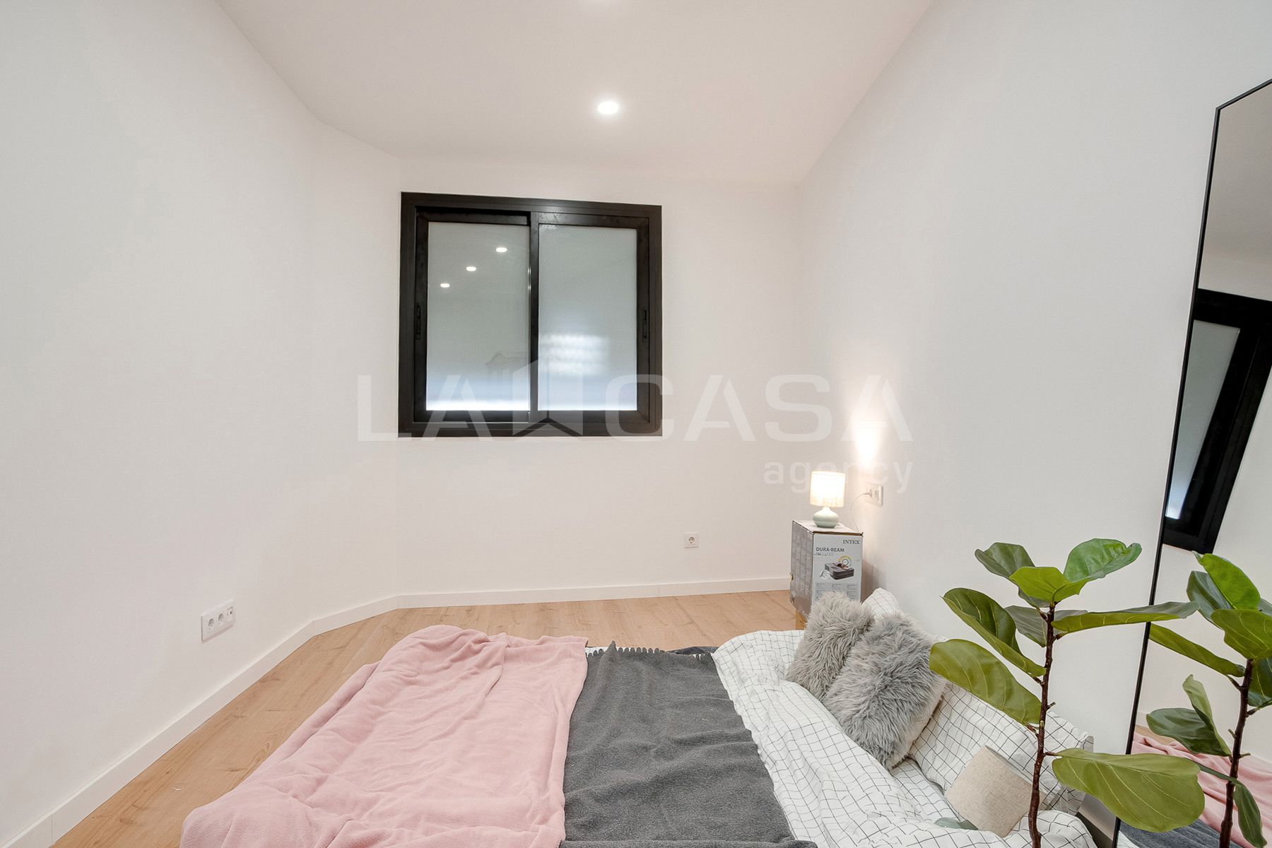 Habitación de Planta baja en venta en L'Hospitalet de Llobregat con Calefacción