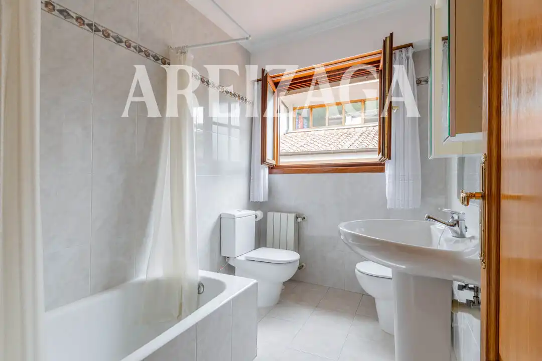 Baño de Casa o chalet en venta en Donostia - San Sebastián  con Calefacción, Terraza y Trastero