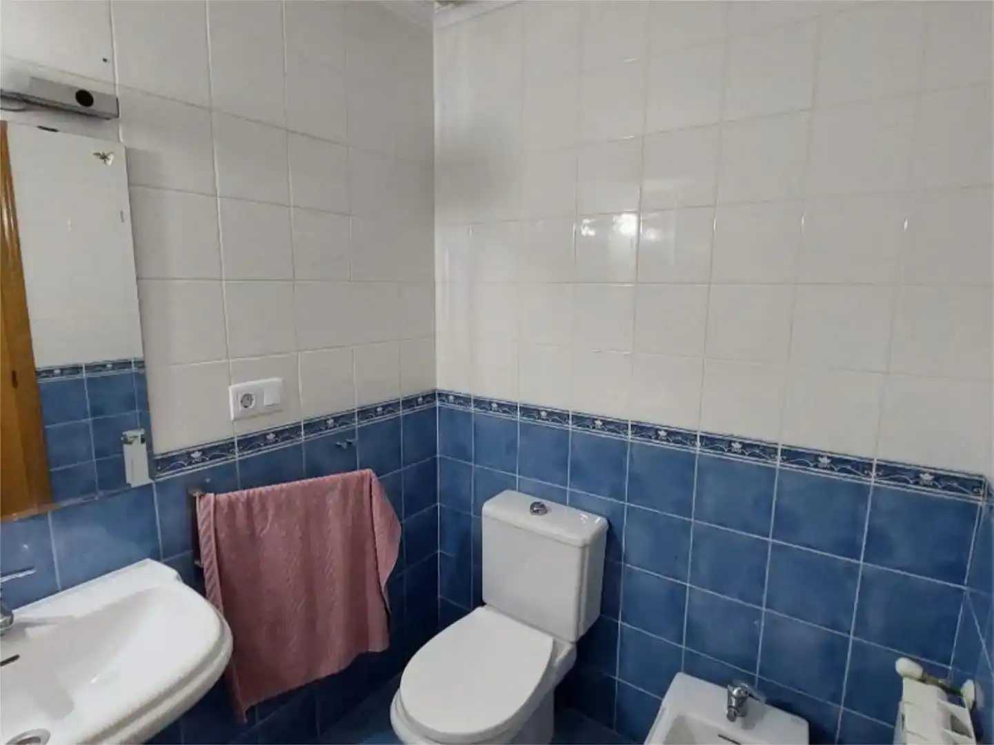 Bathroom of Flat for sale in Hellín  with Air Conditioner, Storage room and Furnished