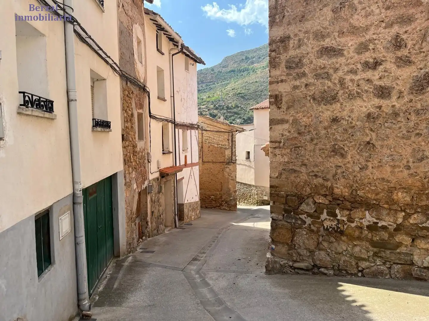 Vista exterior de Casa o xalet en venda en Santa Engracia del Jubera