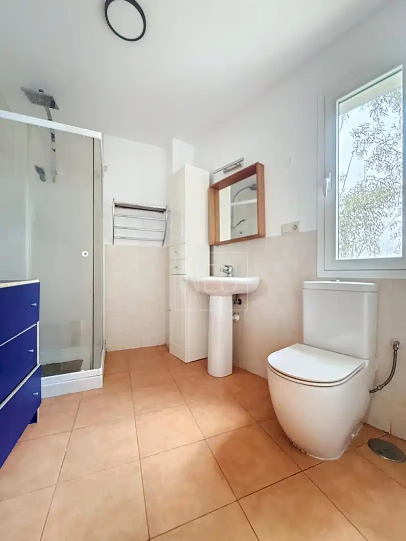 Bathroom of Flat for sale in Atarfe  with Air Conditioner, Heating and Terrace