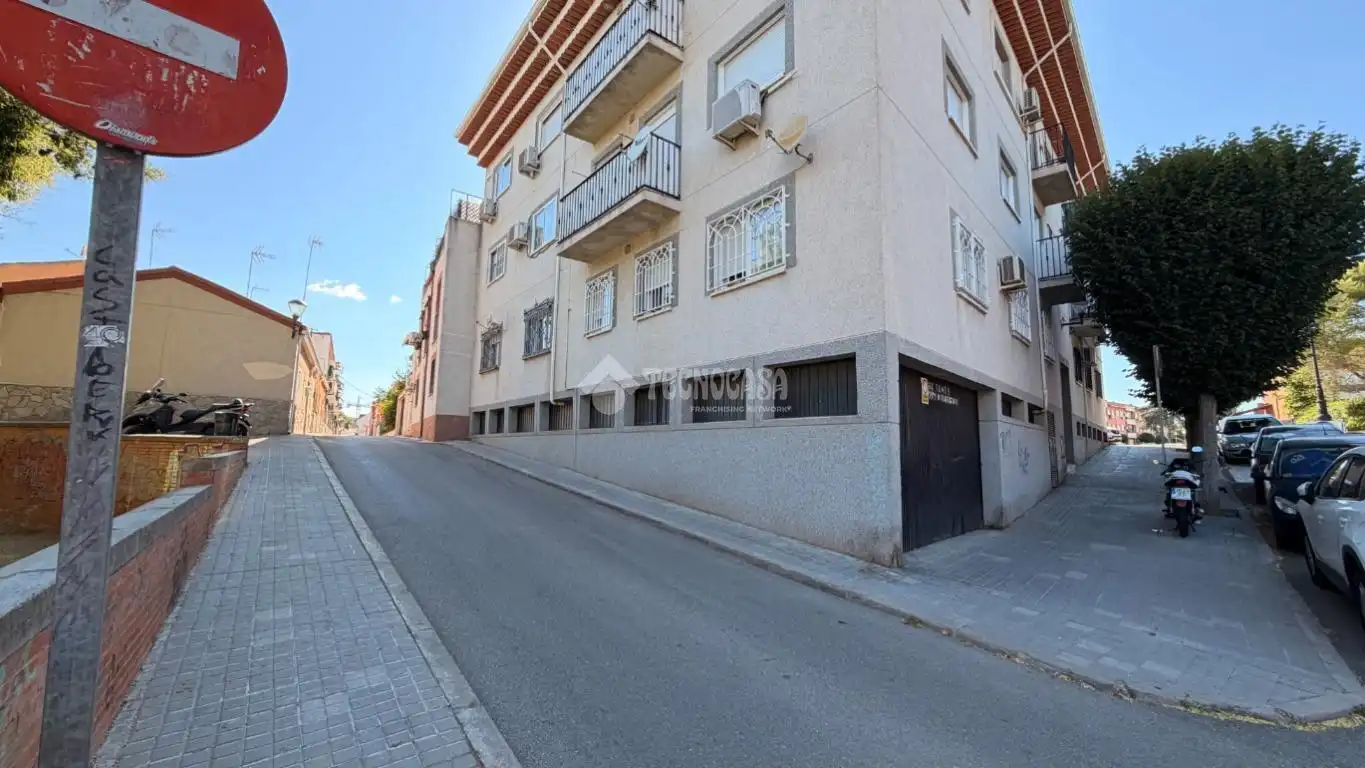 Vista exterior de Piso en venta en Velilla de San Antonio con Aire acondicionado, Calefacción y Trastero