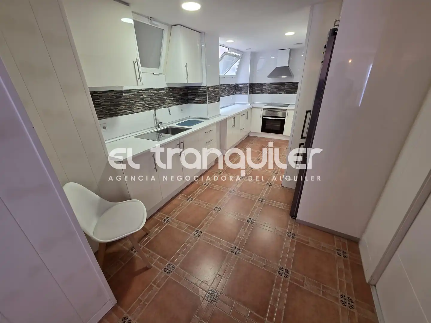 Cocina de Piso de alquiler en Madrid con Terraza, Amueblado y Lavadora