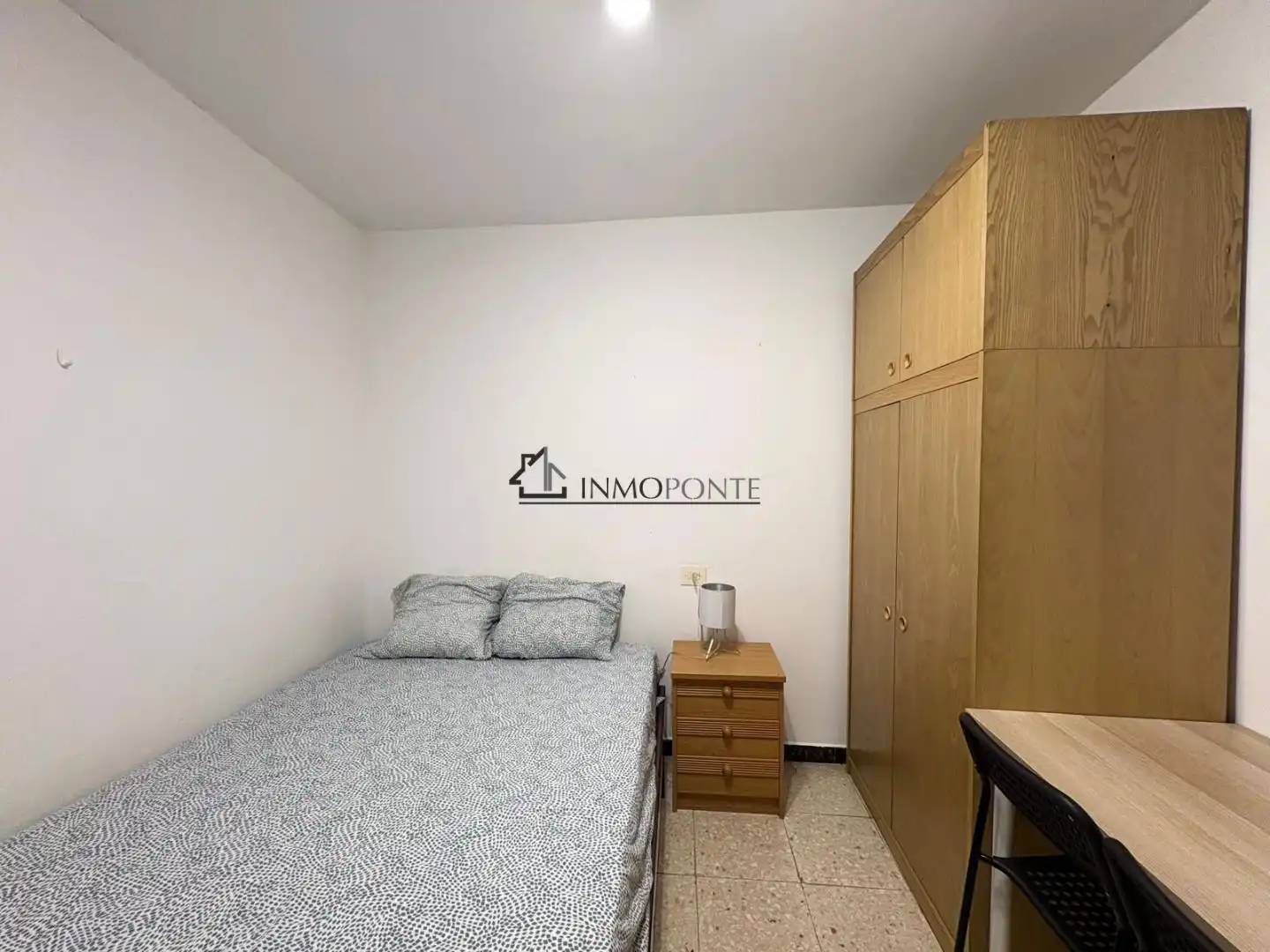 Bedroom of Flat for rent in Pontevedra Capital   with Heating, Terrace and Furnished