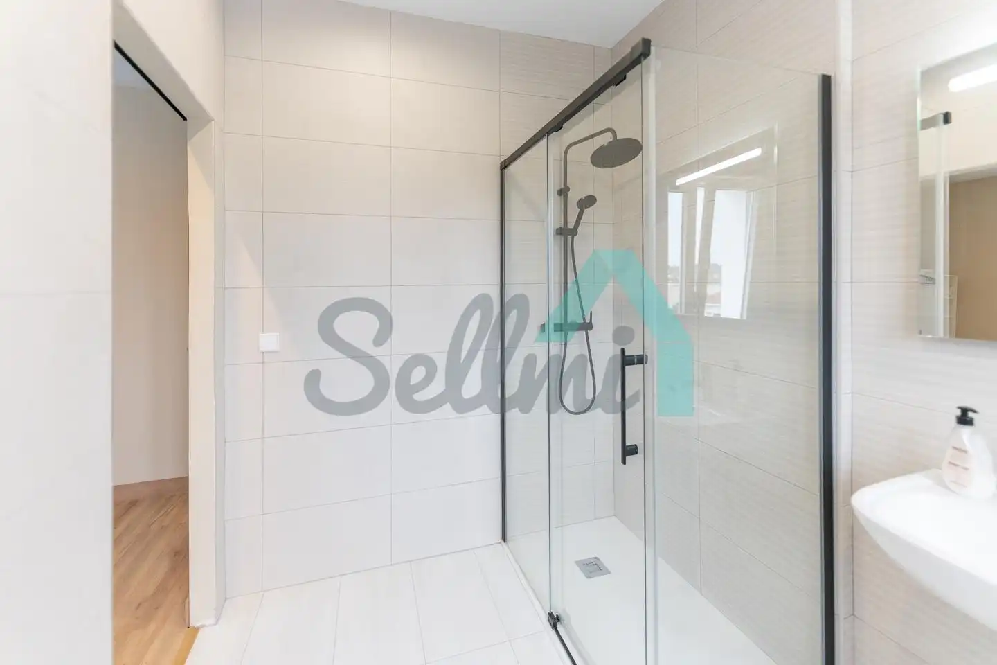 Bathroom of Houses for rent in Gijón   with Heating, Private garden and Terrace