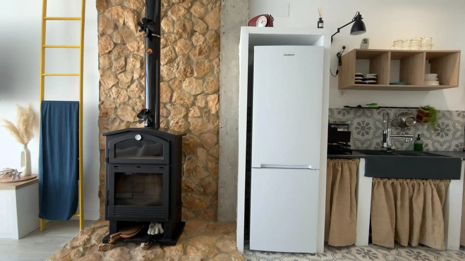 Cuina de Casa o xalet en venda en Almodóvar del Río amb Aire condicionat, Calefacció i Terrassa