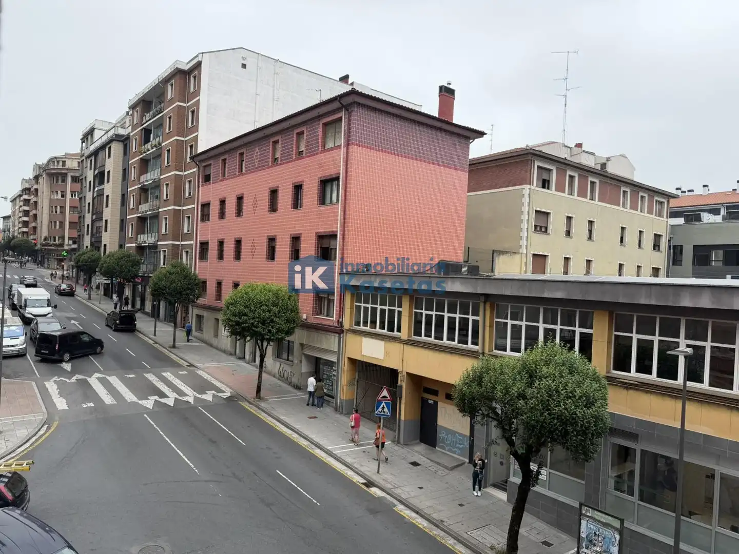 Vista exterior de Piso en venta en Basauri  con Calefacción