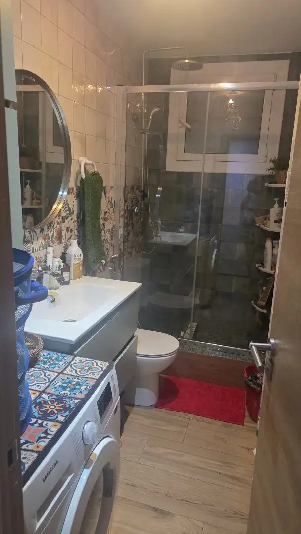 Baño de Piso en venta en Terrassa con Aire acondicionado, Terraza y Amueblado