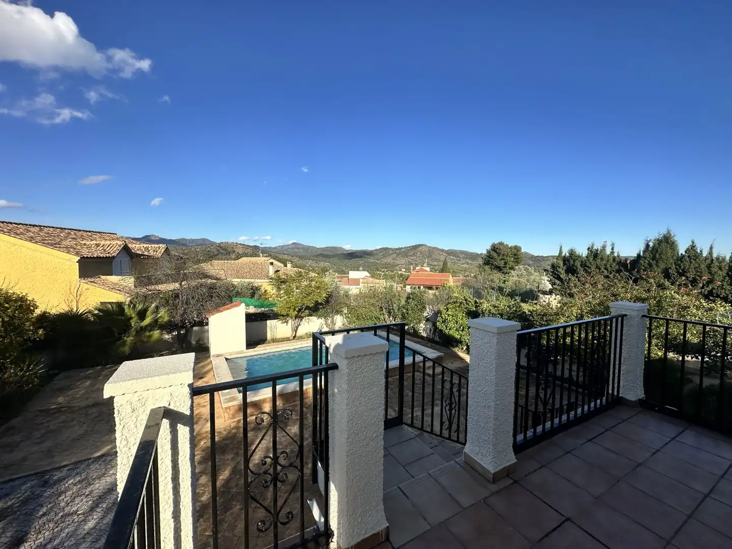 Vista exterior de Casa o xalet en venda en Algar de Palància amb Aire condicionat, Calefacció i Jardí privat