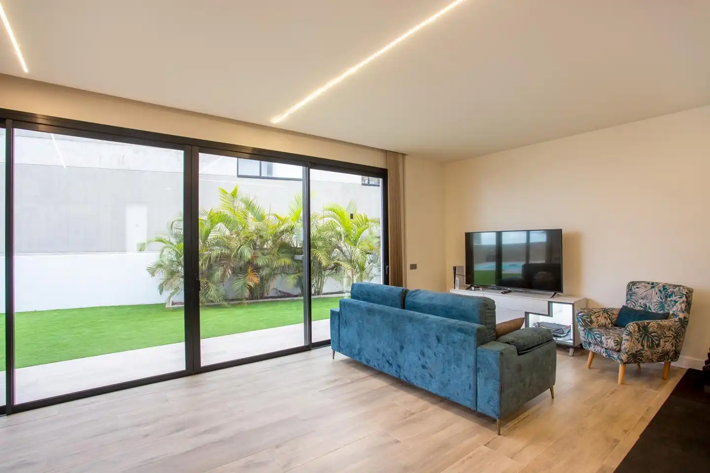 Sala de estar de Casa o chalet en venta en Las Palmas de Gran Canaria con Jardín privado, Terraza y Piscina