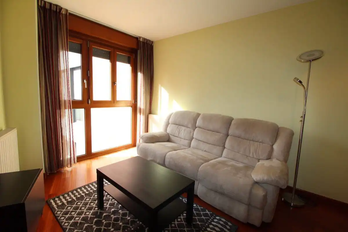Flat for rent in Milán - Pumarín