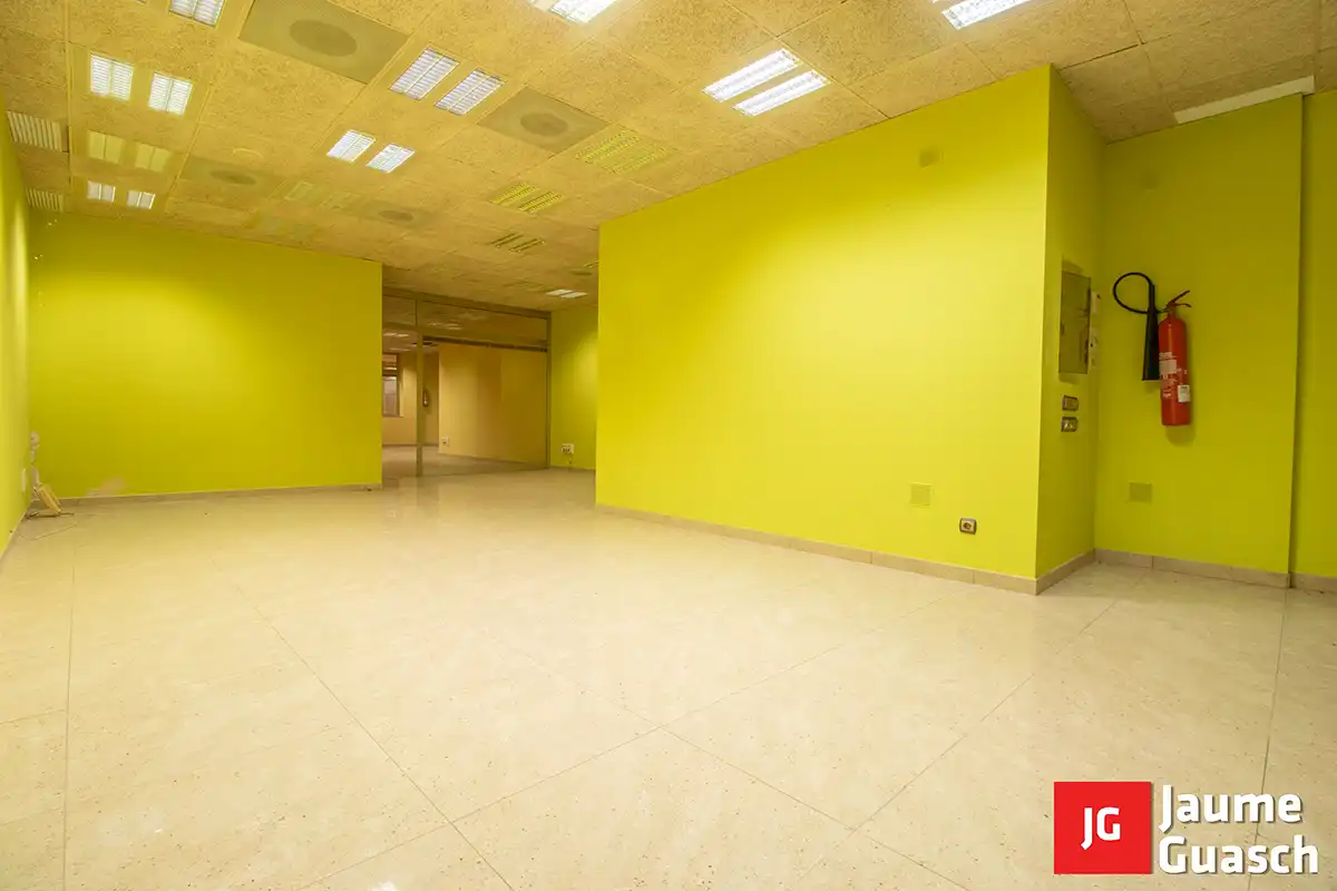Local comercial en alquiler en Plaça de la Vila 5, imagen 4