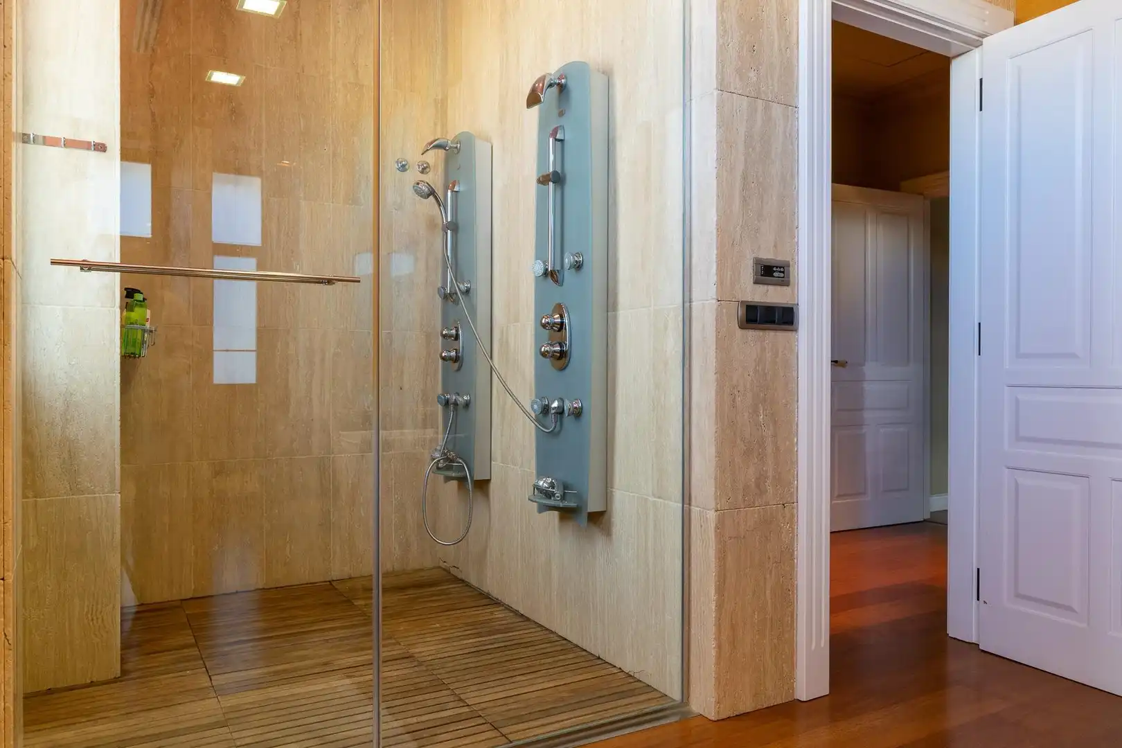 Baño de Casa o chalet en venta en Alicante / Alacant con Aire acondicionado, Calefacción y Jardín privado